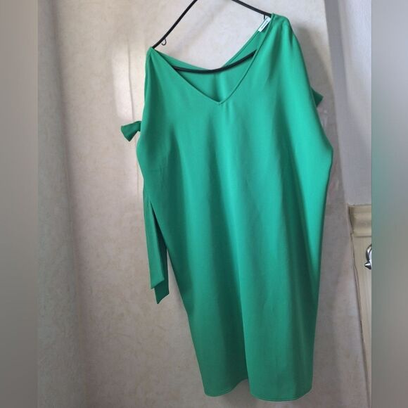 P.A.R.O.S.H. M green dress, side ribbon tie on sleeve - mordernwear.com